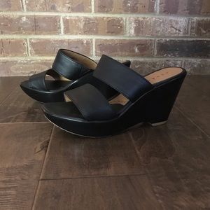 Pesaro Wedge Heel Sandal Black Size 9
